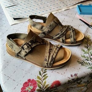 Camo Leather Sandals with a subtle sheen Size 7.5